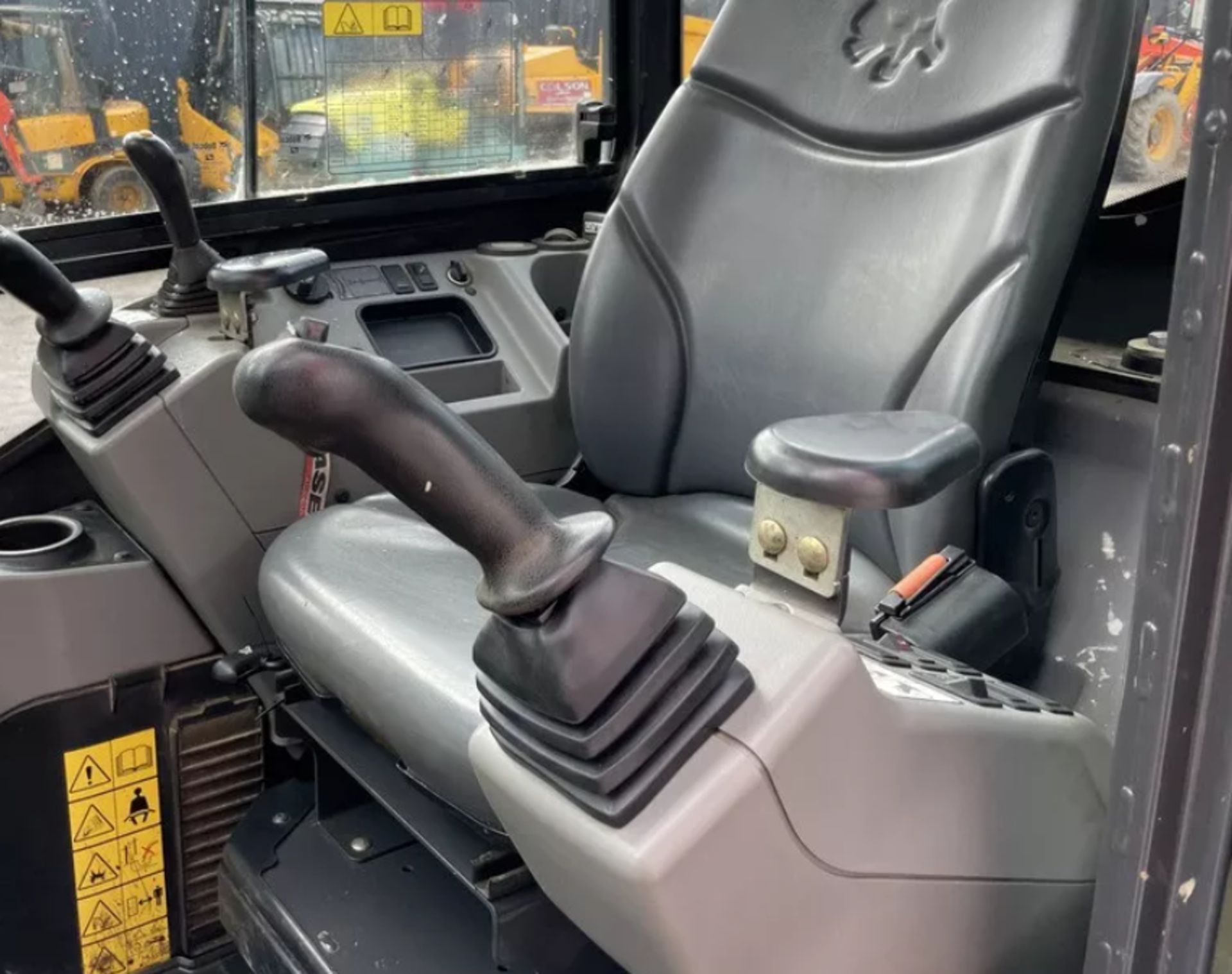 BOBCAT E26 2.6T MINI EXCAVATOR / DIGGER – 2020 - Image 8 of 12