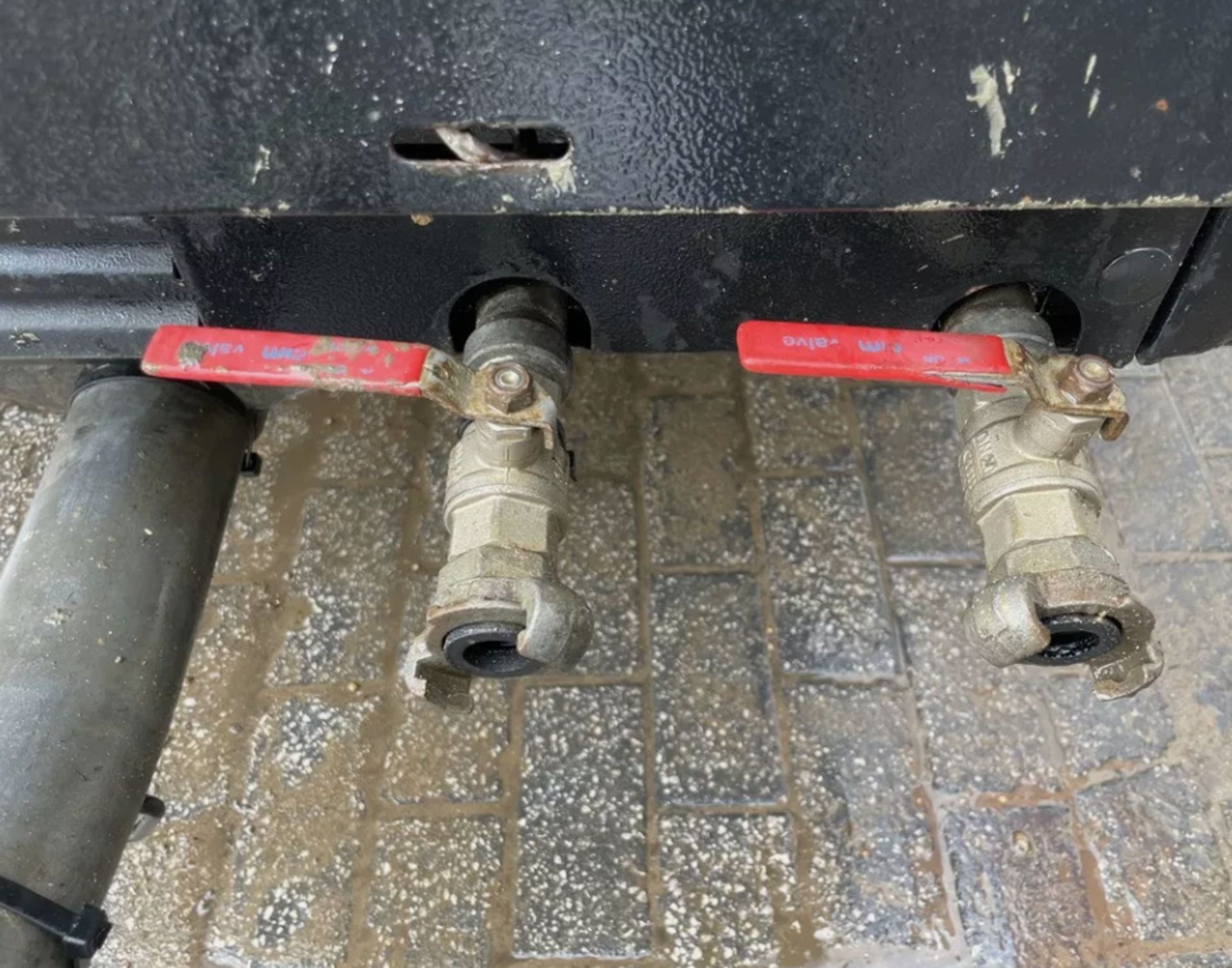 DOOSAN 7/41 ROAD TOWABLE COMPRESSOR - 2013 - 4 M³/MIN (141 CFM) - Image 7 of 9