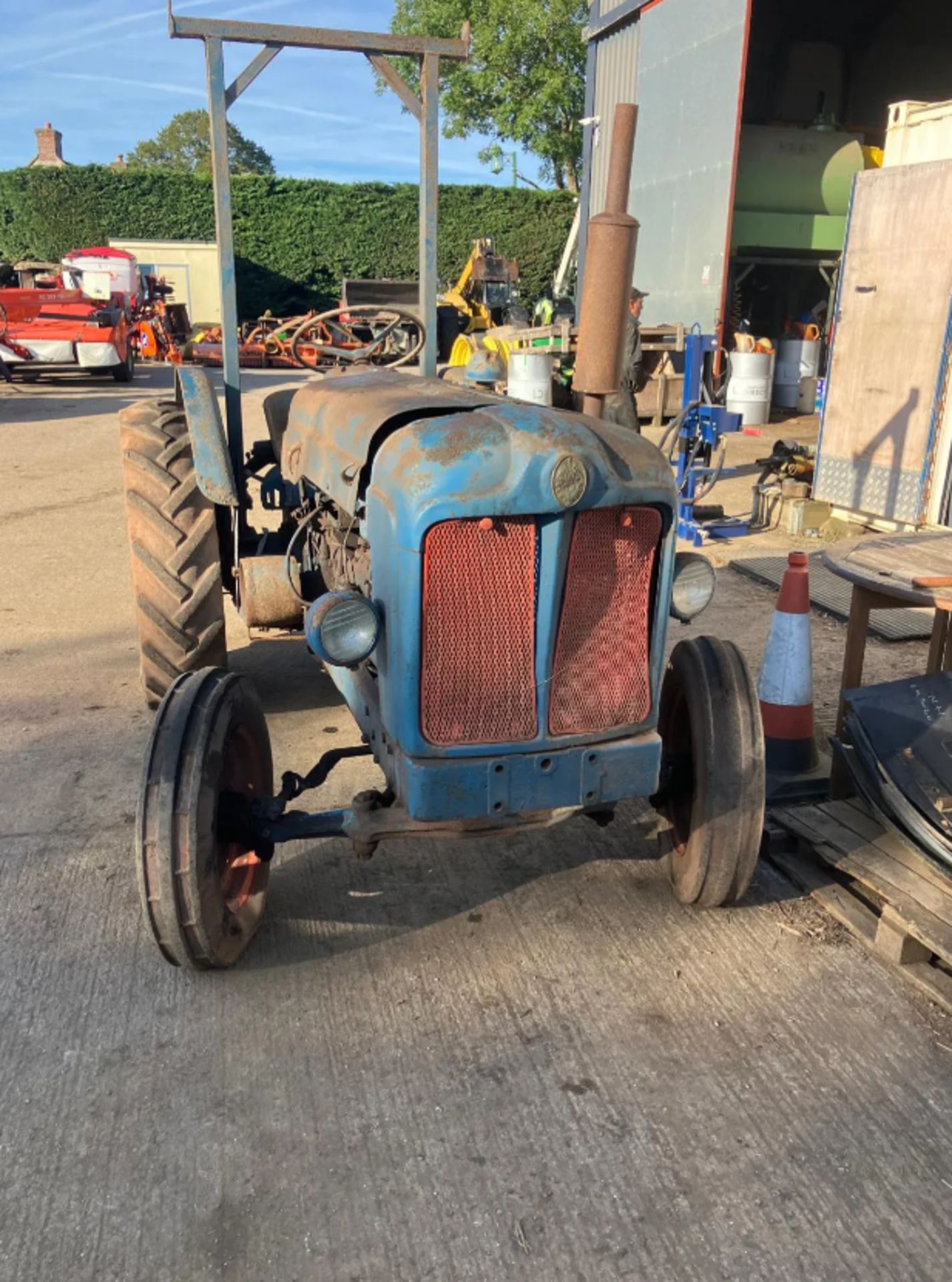FORDSON MAJOR KFD TRACTOR >>--NO VAT ON HAMMER--<< - Image 18 of 25