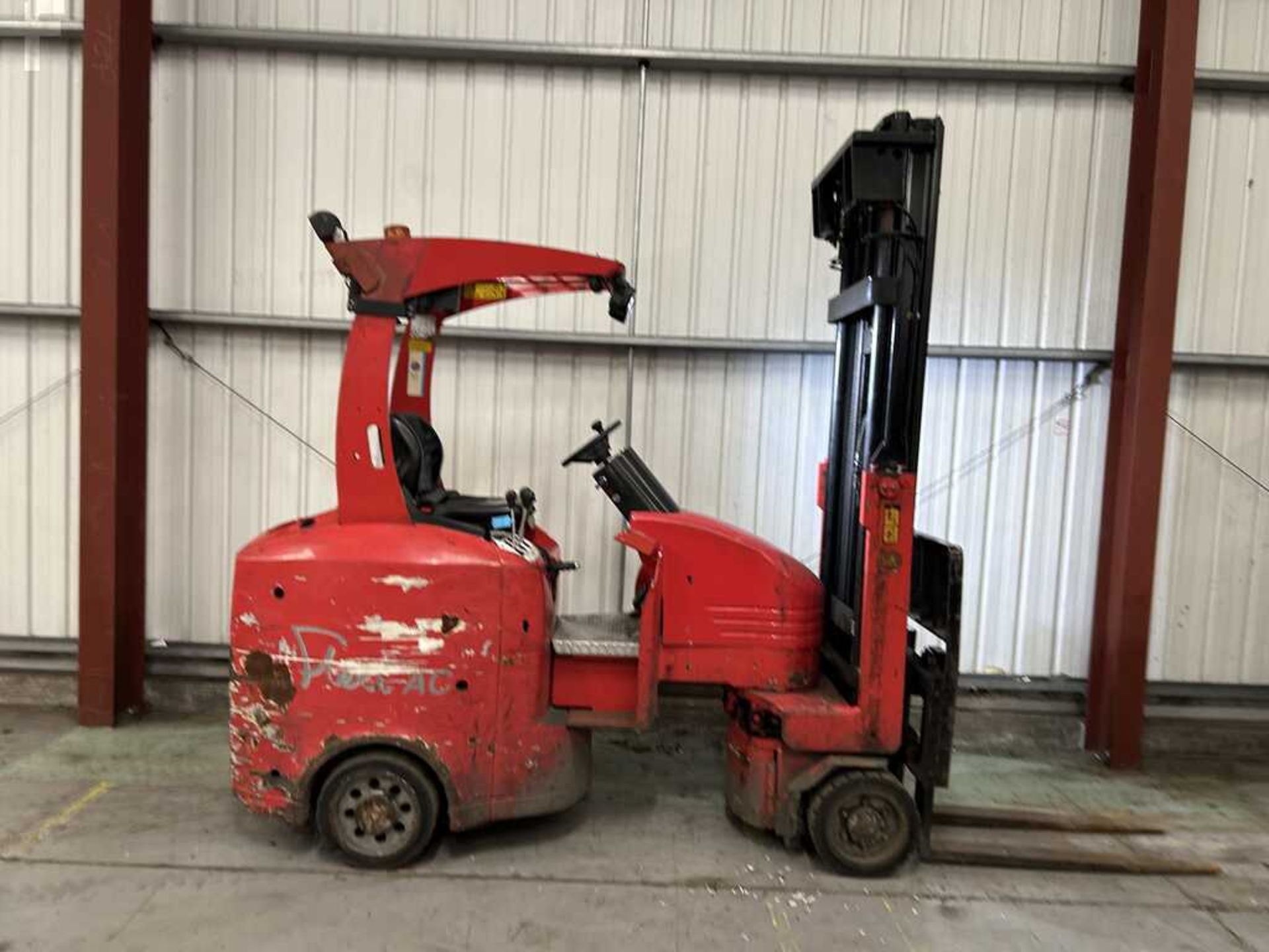 **(INCLUDES CHARGER)** FLEXI AC1000 ARTICULATED TRUCK / VNA (2018) - Image 4 of 5