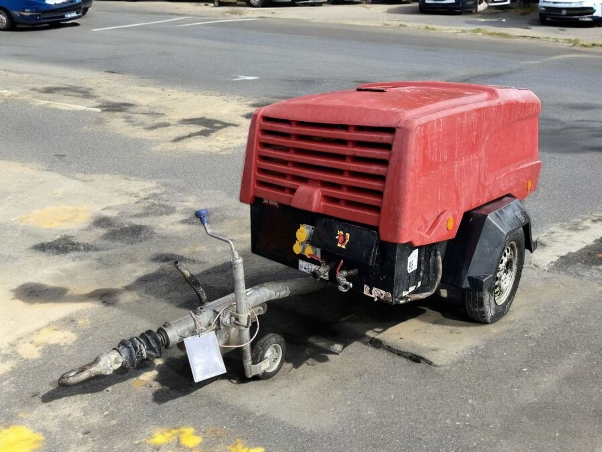 DOOSAN 7/31E+ ROAD TOWABLE COMPRESSOR WITH GENERATOR - 2016 - 3 M³/MIN (105 CFM) - Image 4 of 9