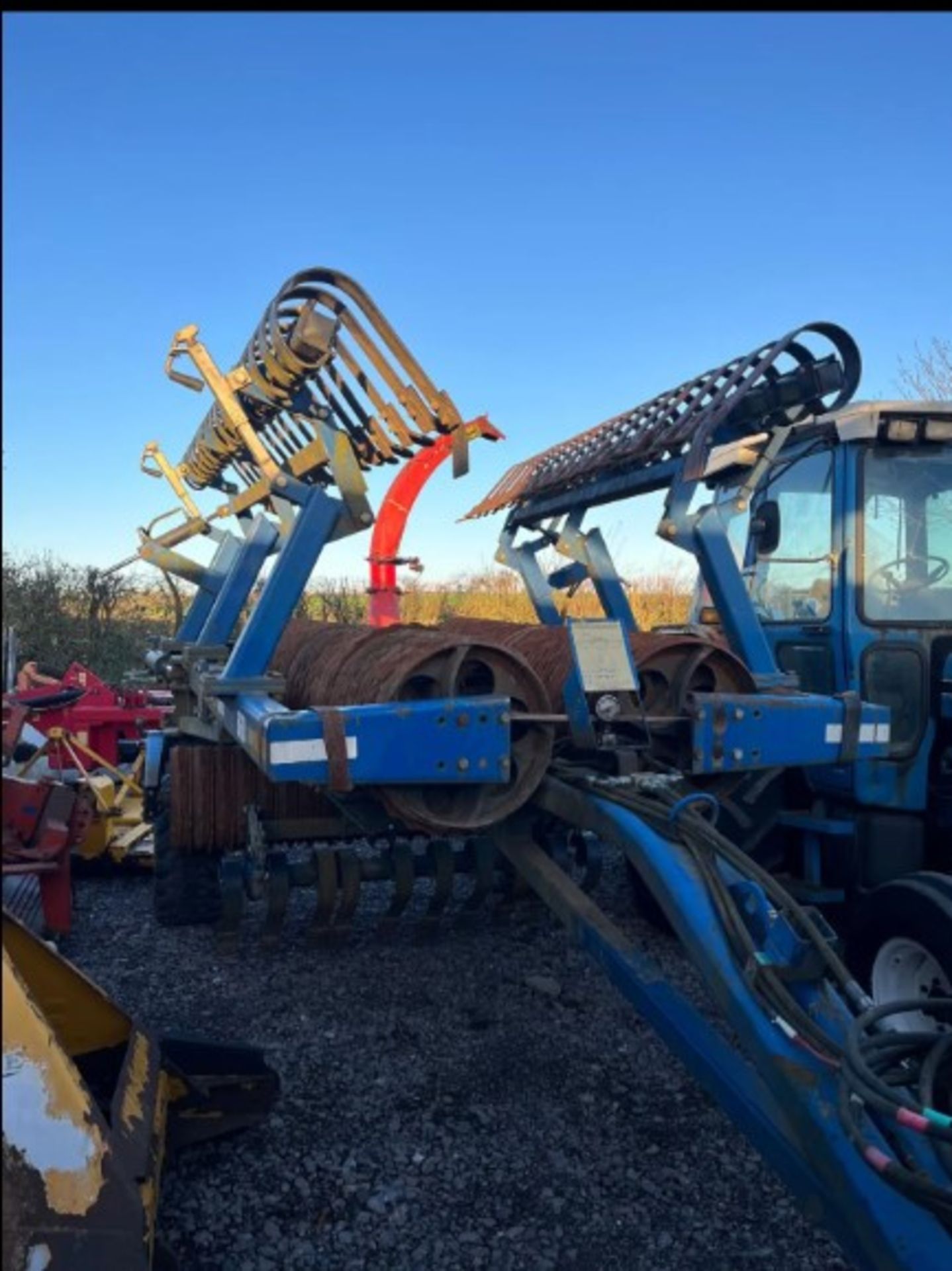 DALBO 8.2M HYDRAULIC FOLDING ROLLERS - Image 2 of 3