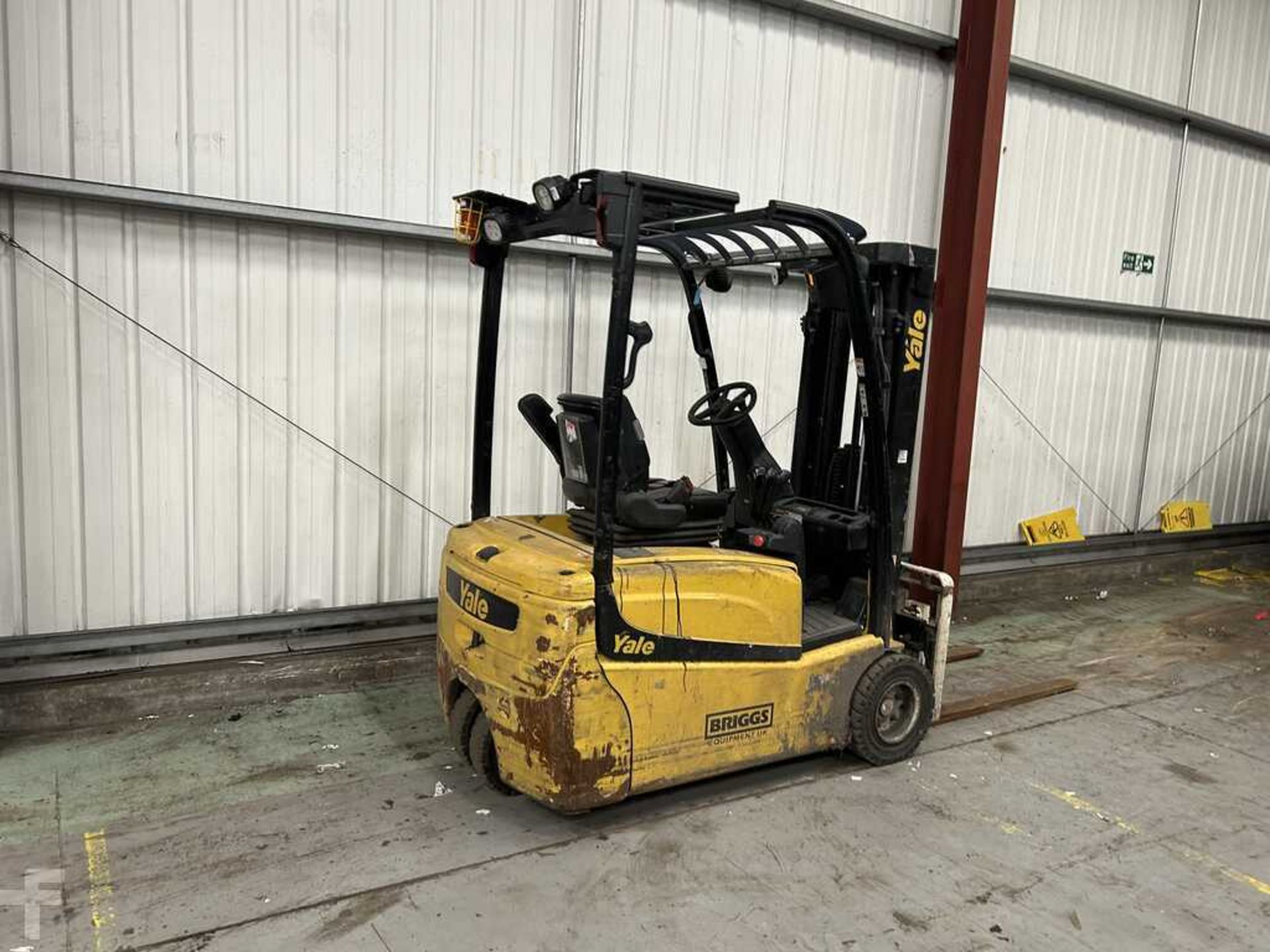YALE ERP20VT ELECTRIC 3-WHEEL FORKLIFT (2017) **(INCLUDES CHARGER)** - Image 4 of 4