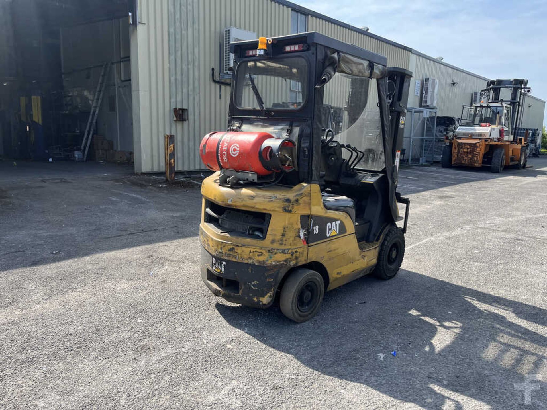 CAT LIFT TRUCKS GP18NT LPG FORKLIFT - 2014 MODEL - Image 5 of 6