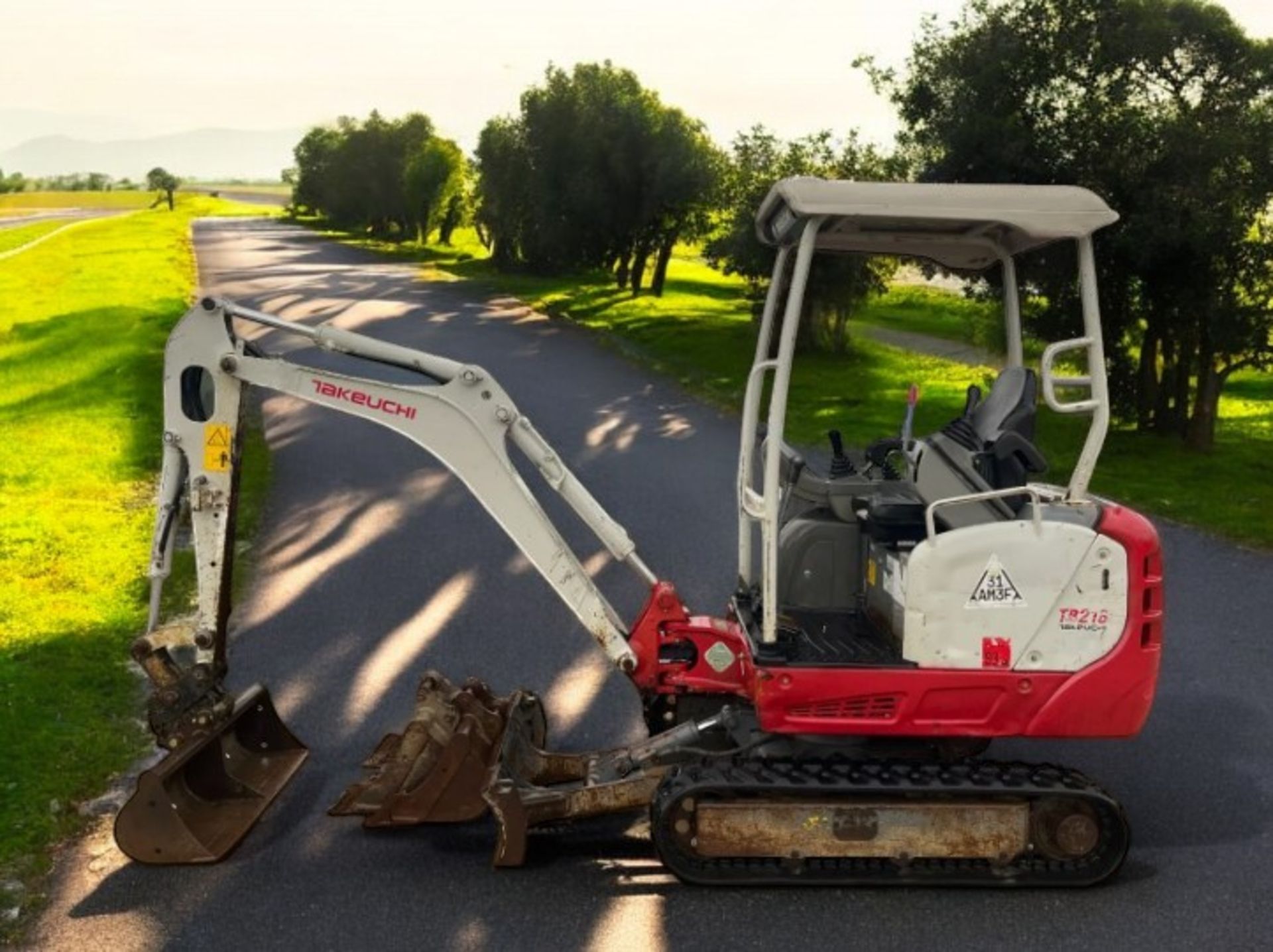 2015 TAKEUCHI TB216 1.7 TONNE EXCAVATOR DIGGER - Image 2 of 9