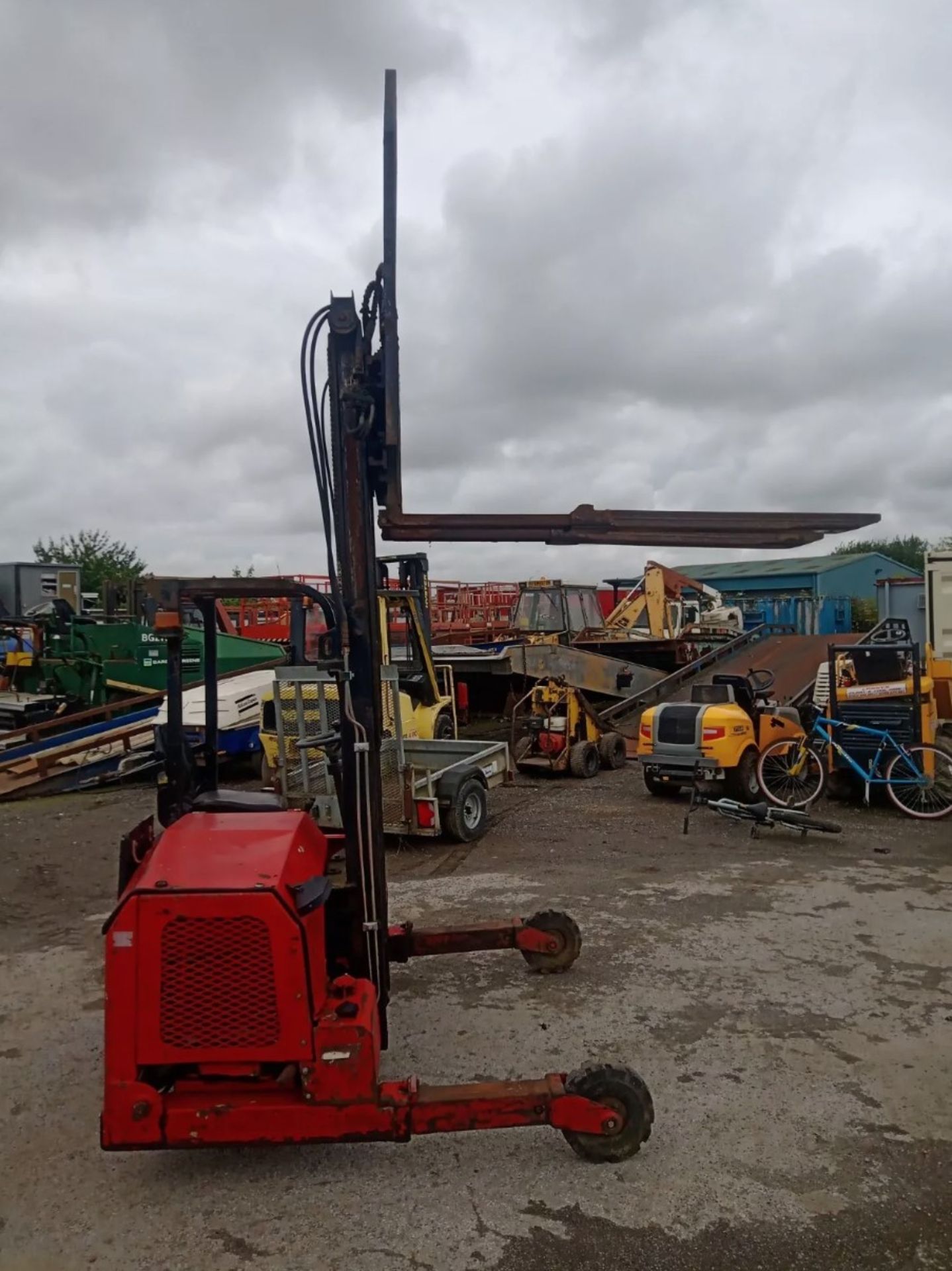 **SPECIAL CLEARANCE** MOFFETT MOUNTY M1501 FORKLIFT - Image 11 of 12