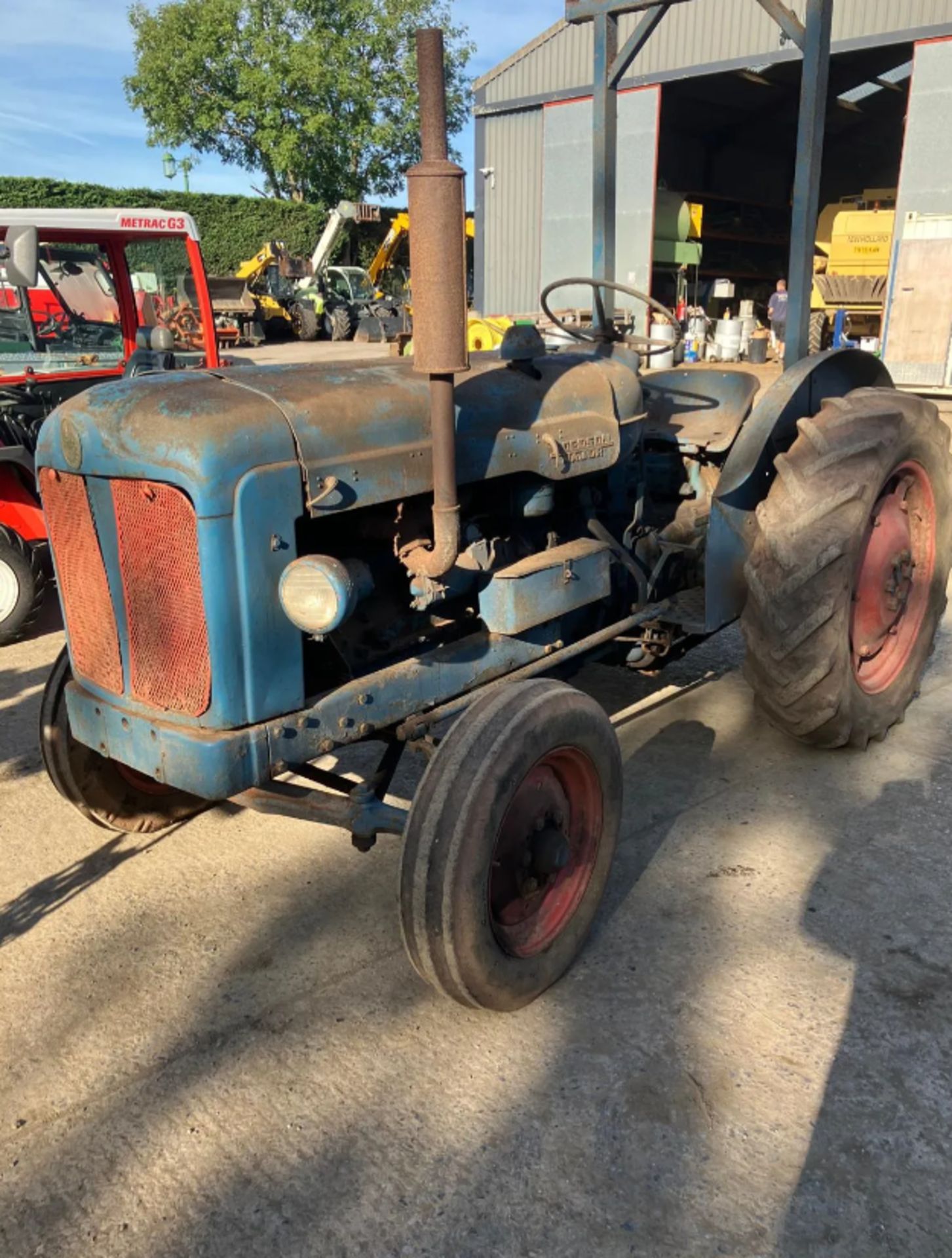 FORDSON MAJOR KFD TRACTOR >>--NO VAT ON HAMMER--<< - Image 8 of 25