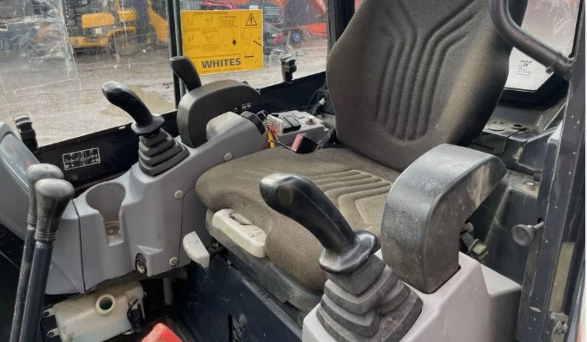 2019 KUBOTA U27-4 MINI EXCAVATOR - Image 11 of 13