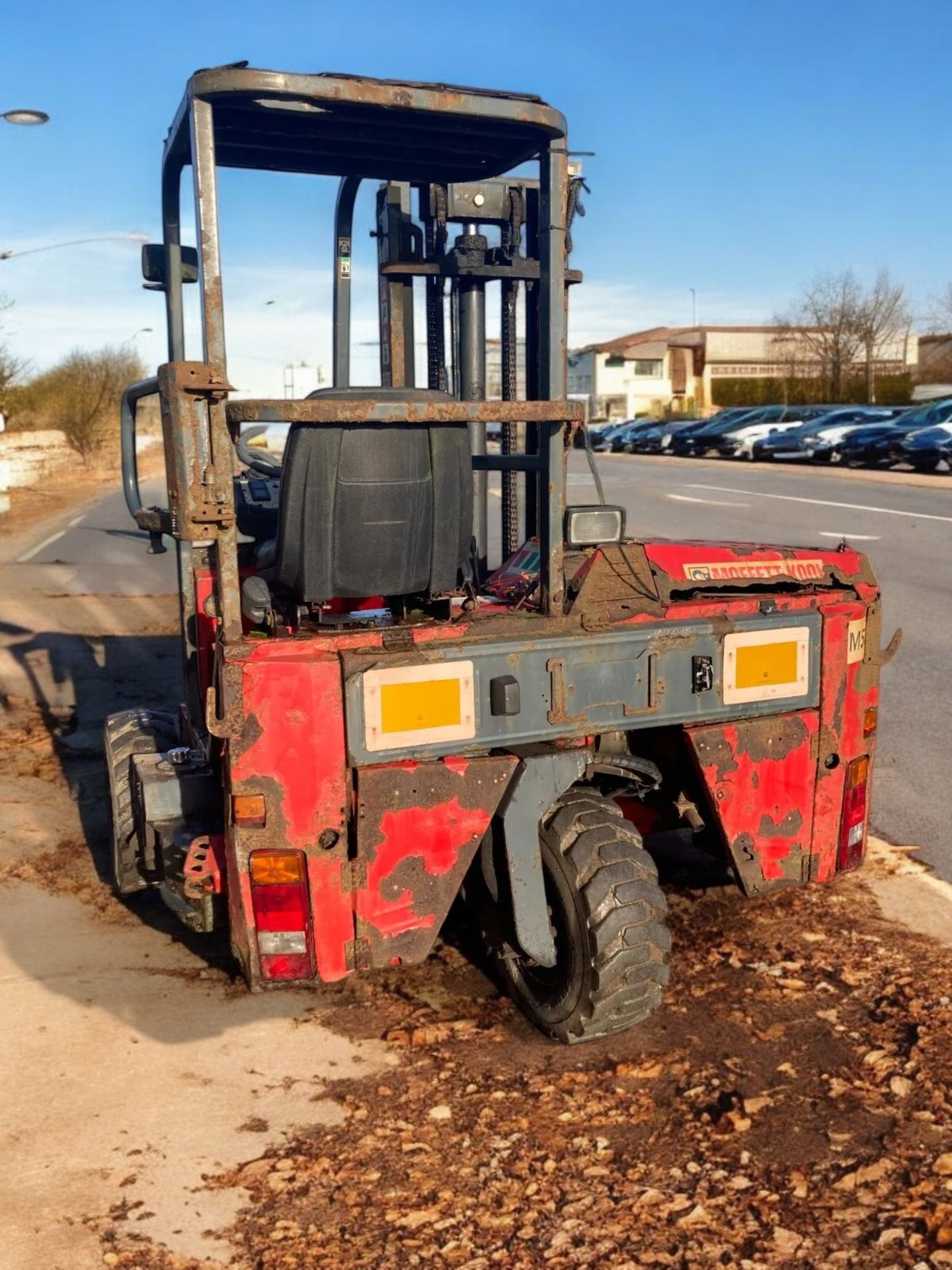 MOFFETT MOUNTY M2003 TRUCK-MOUNTED FORKLIFT - Image 3 of 11