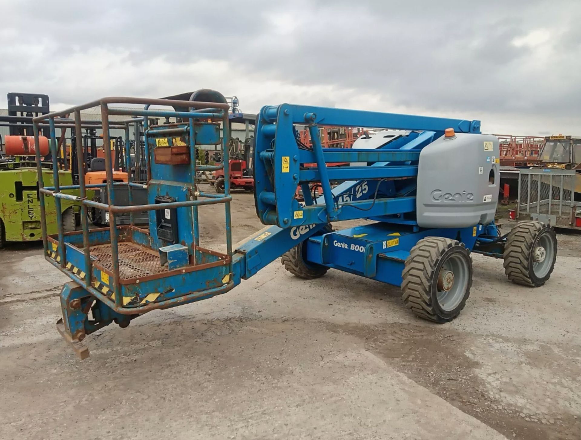 2005 GENIE Z45/25 CHERRY PICKER ACCESS PLATFORM - Image 2 of 14