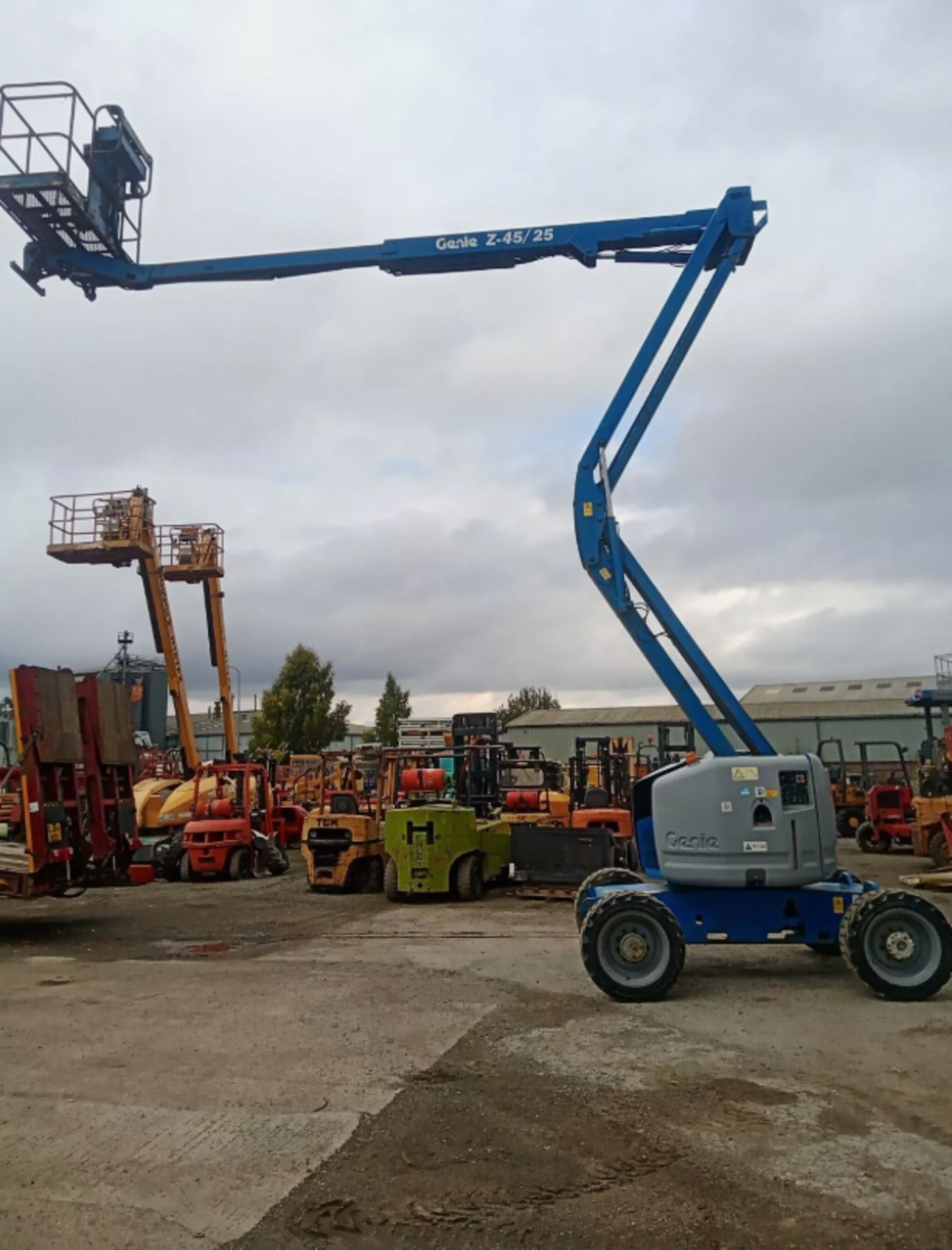 2005 GENIE Z45/25 CHERRY PICKER ACCESS PLATFORM - Image 10 of 14