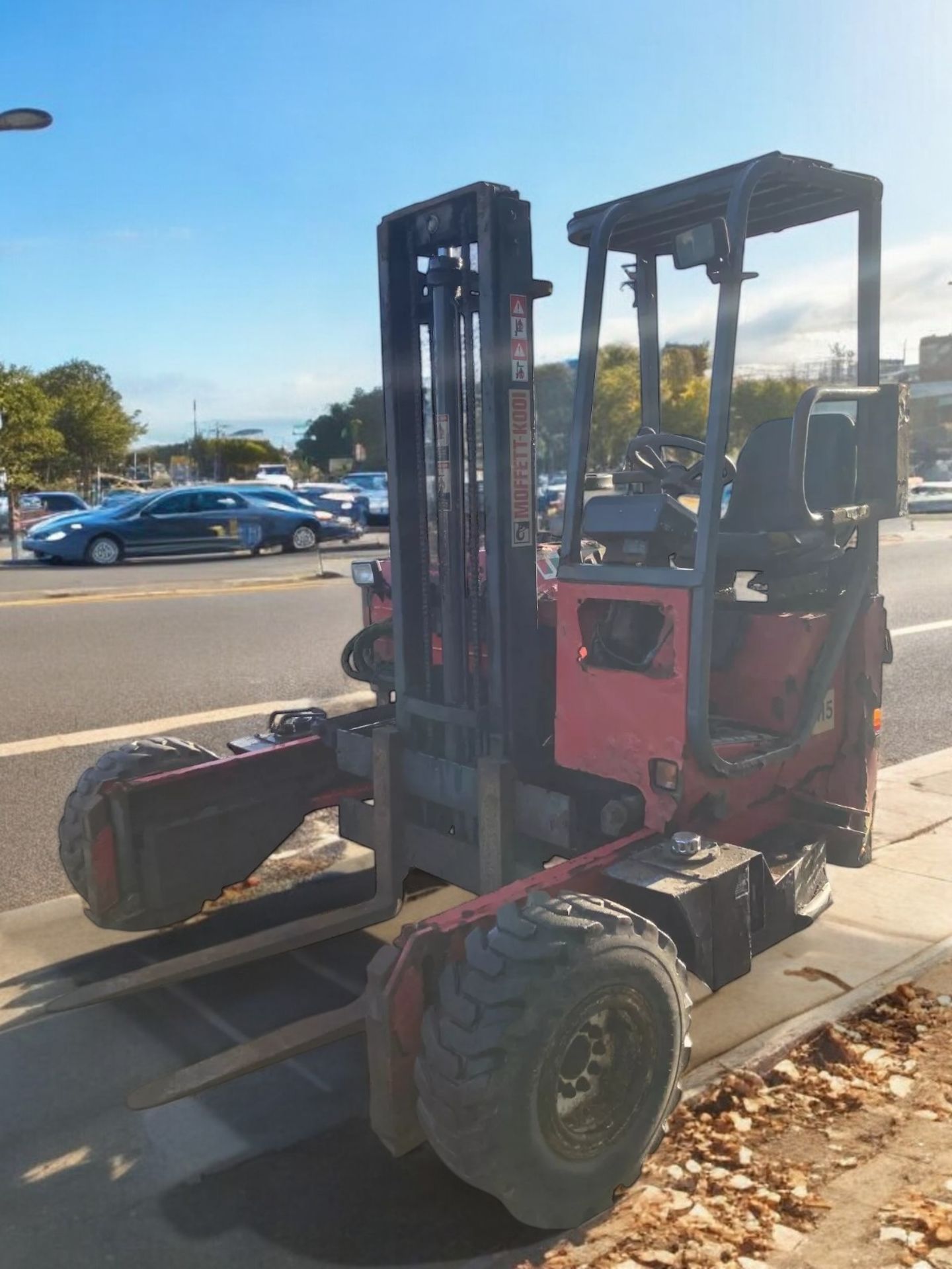 MOFFETT MOUNTY M2003 TRUCK-MOUNTED FORKLIFT - Image 6 of 11