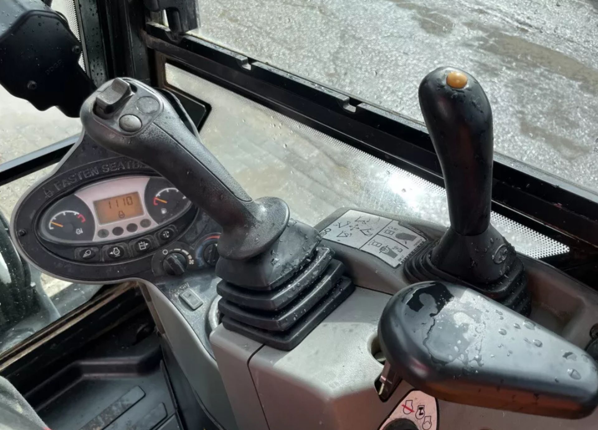 BOBCAT E26 2.6T MINI EXCAVATOR / DIGGER – 2020 - Image 7 of 12
