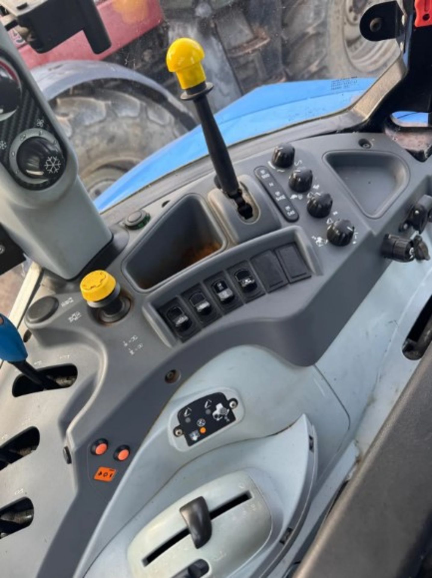 2014 NEW HOLLAND T5.105 TRACTOR WITH 2,590 OPERATING HOURS. - Image 10 of 14