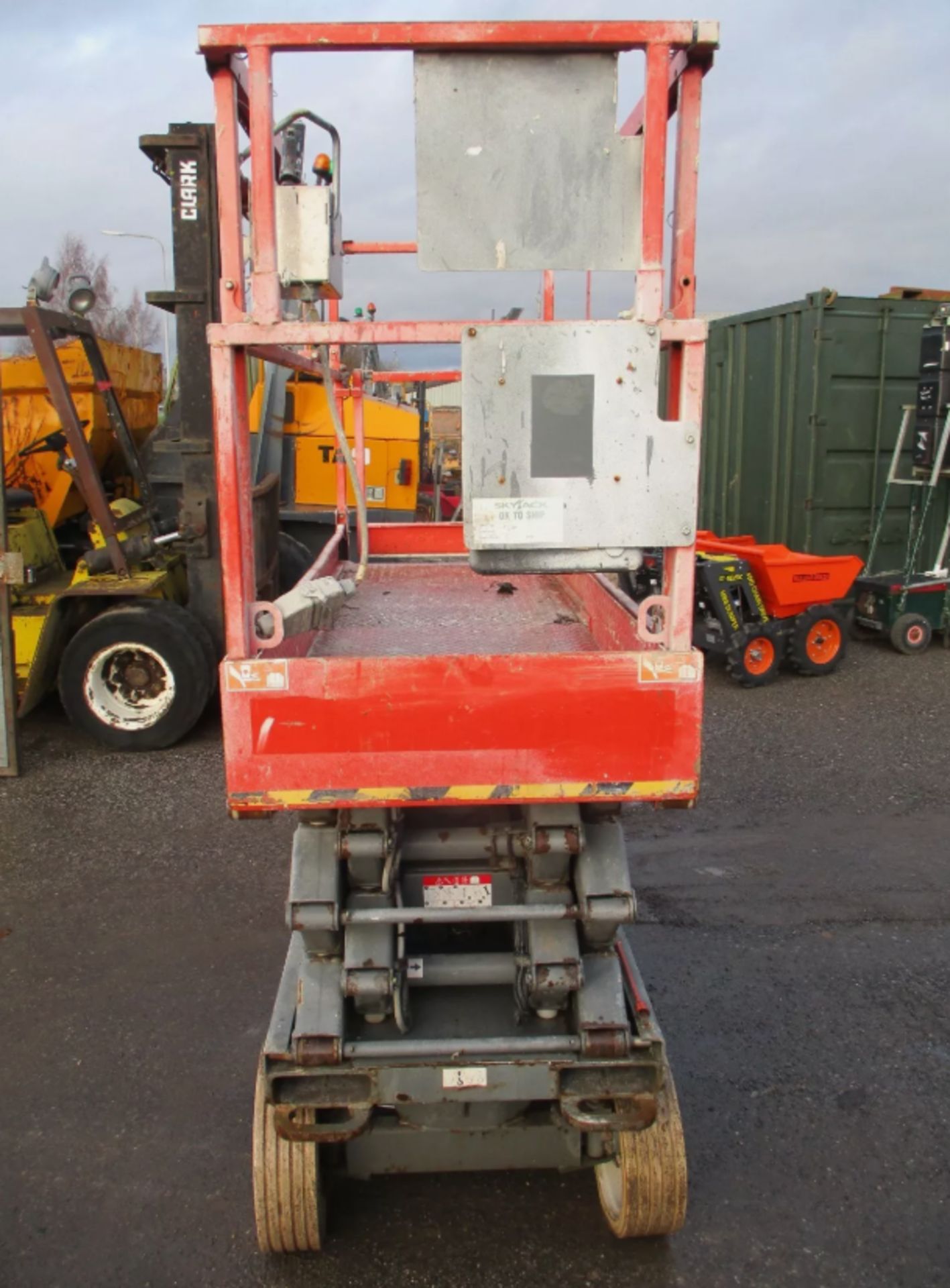 2012 SKYJACK SJ3226 SCISSOR LIFT - Image 5 of 11