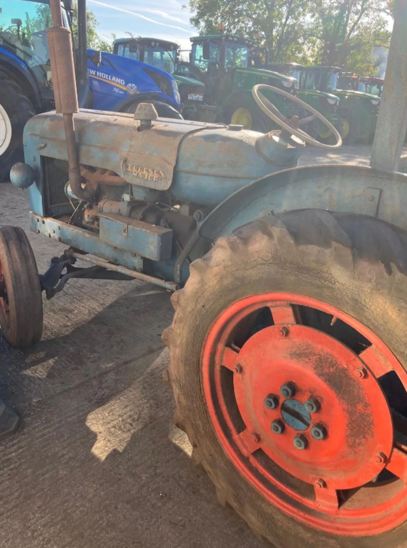 FORDSON MAJOR KFD TRACTOR >>--NO VAT ON HAMMER--<< - Image 11 of 25