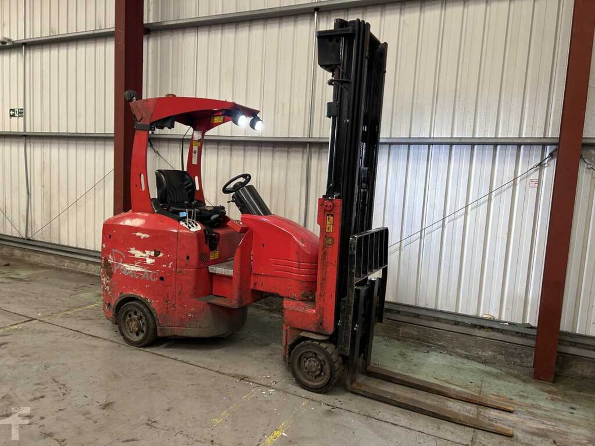 **(INCLUDES CHARGER)** FLEXI AC1000 ARTICULATED TRUCK / VNA (2018) - Image 3 of 5