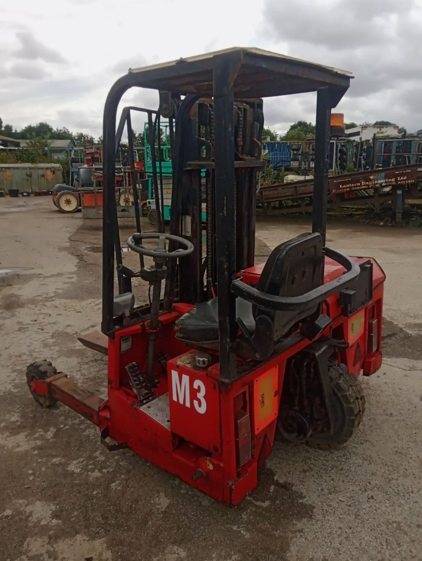 **SPECIAL CLEARANCE** MOFFETT MOUNTY M1501 FORKLIFT - Image 8 of 12