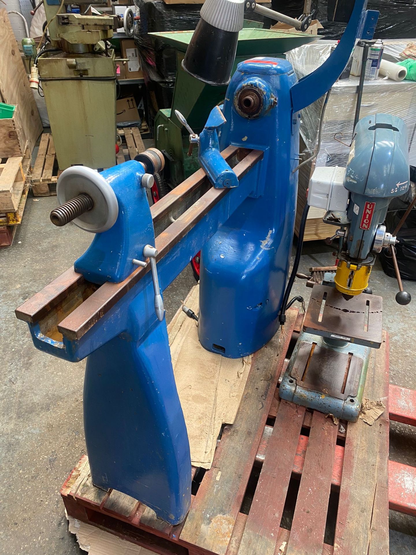 UNION GRADUATE WOOD TURNING LATHE - Image 4 of 4