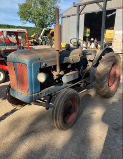FORDSON MAJOR KFD TRACTOR >>--NO VAT ON HAMMER--<<