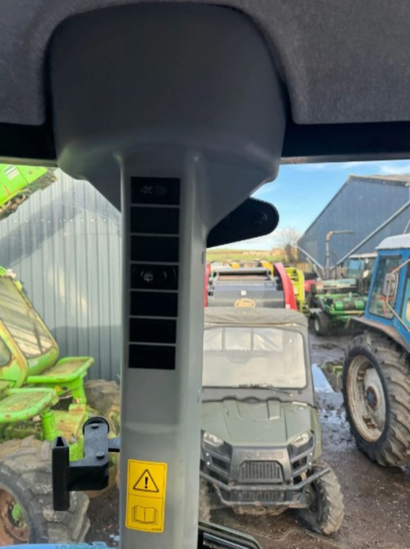 2014 NEW HOLLAND T5.105 TRACTOR WITH 2,590 OPERATING HOURS. - Image 13 of 14