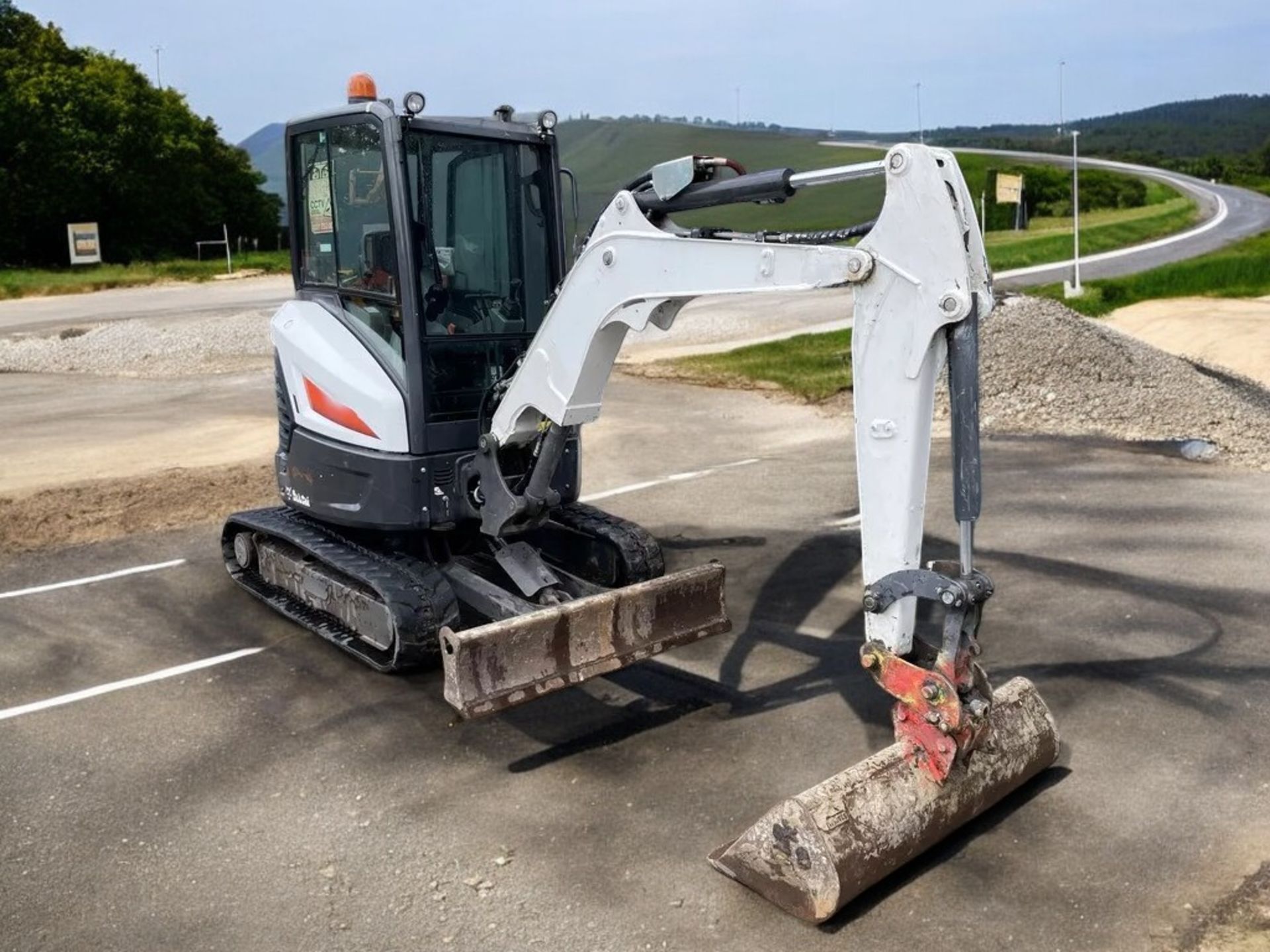 BOBCAT E26 2.6T MINI EXCAVATOR / DIGGER – 2020 - Image 5 of 12