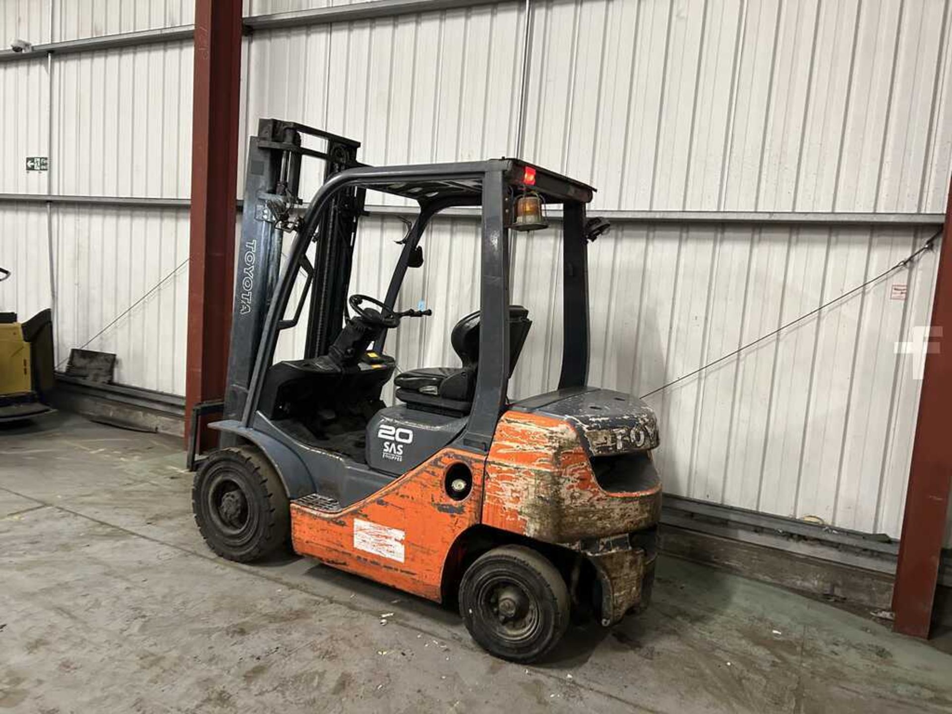 2014 TOYOTA 8FD20 DIESEL FORKLIFT - Image 3 of 6