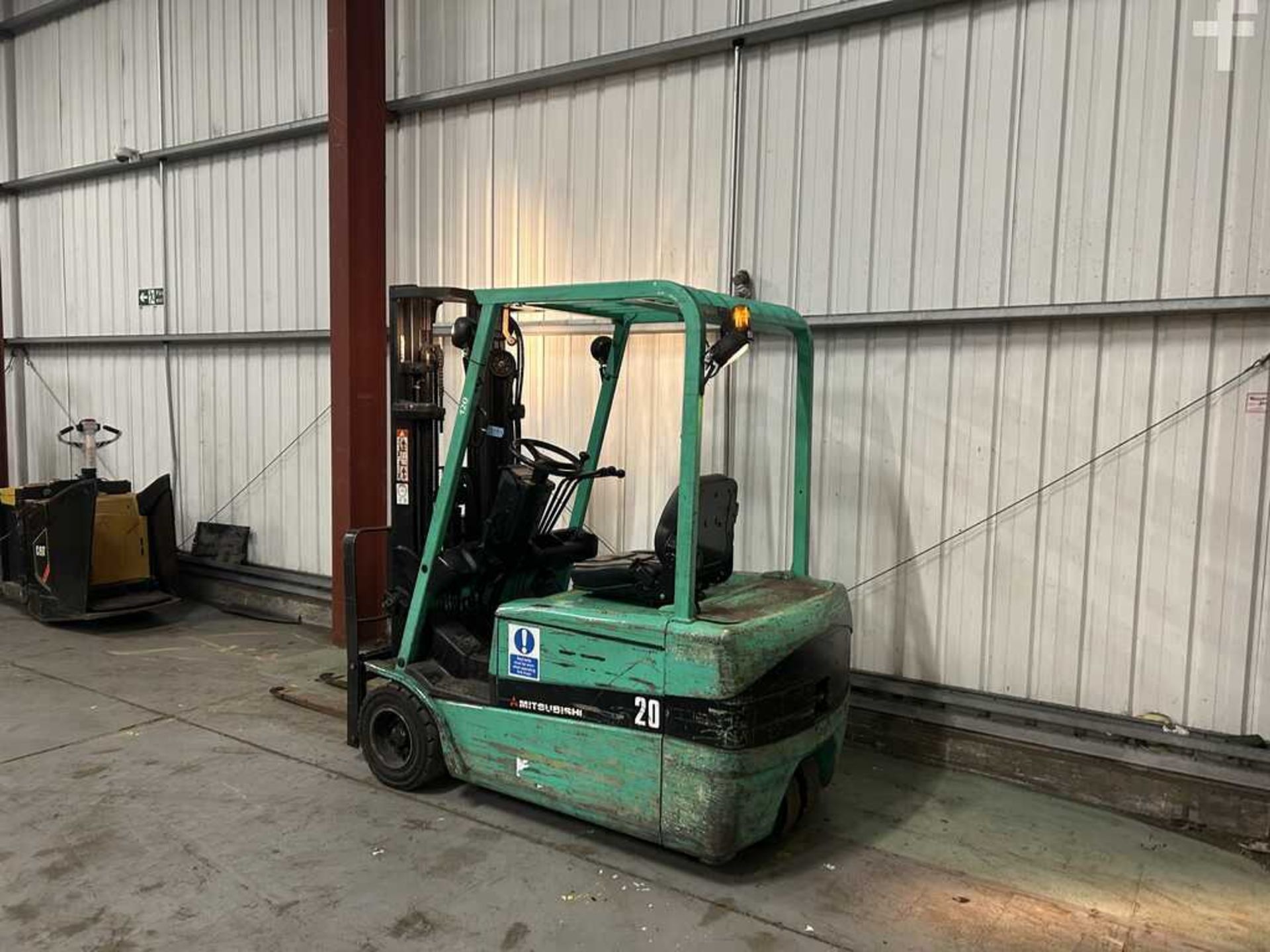 MITSUBISHI FB20KT ELECTRIC FORKLIFT TRUCK **(INCLUDES CHARGER)** - Image 3 of 6