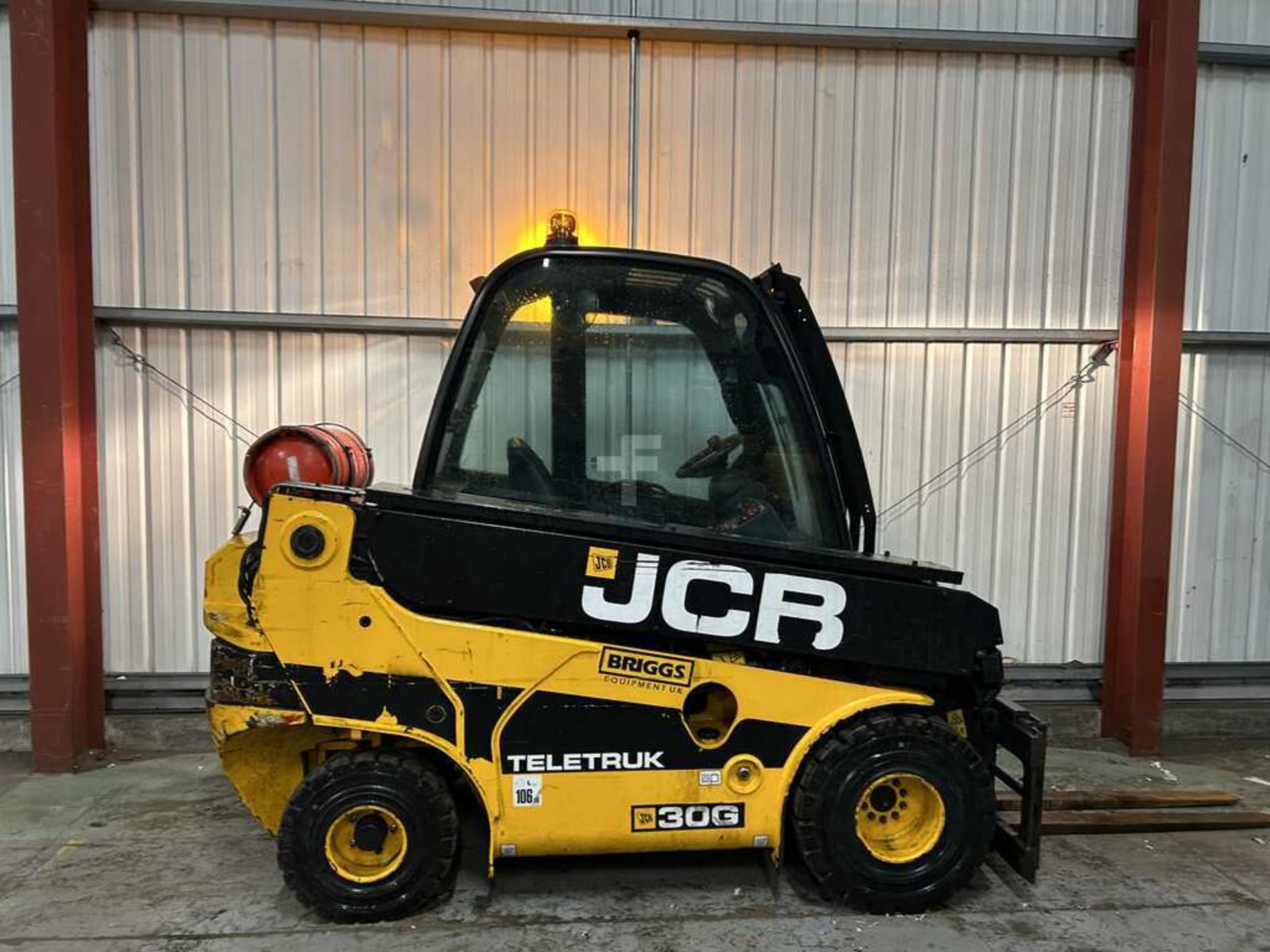 2017 JCB TLT30G FIXED TELEHANDLER - Image 5 of 6