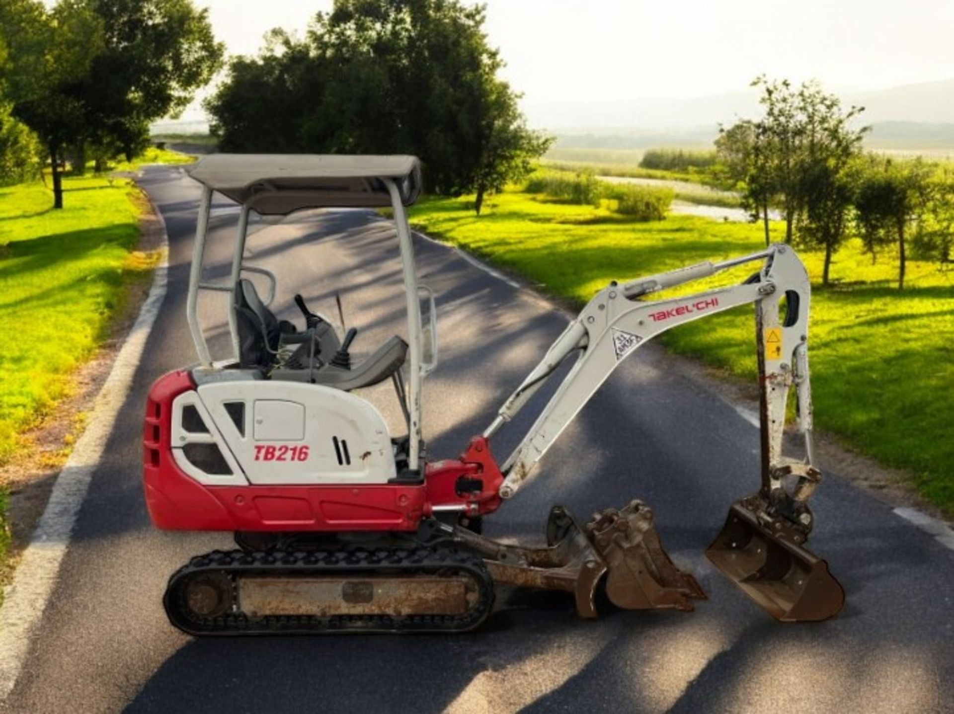 2015 TAKEUCHI TB216 1.7 TONNE EXCAVATOR DIGGER - Image 5 of 9