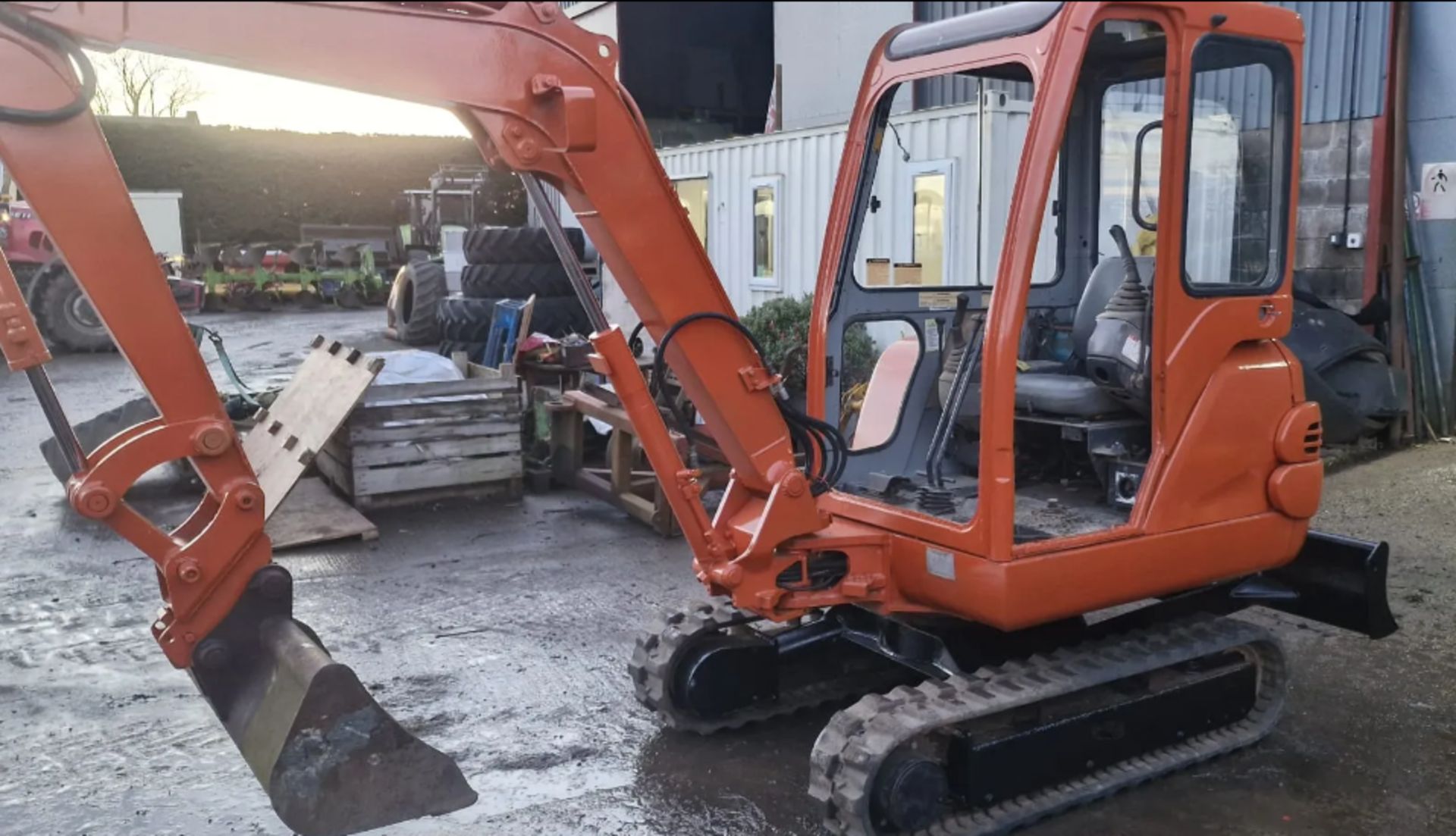 HITACHI EX22-2 MINI DIGGER - Image 5 of 5