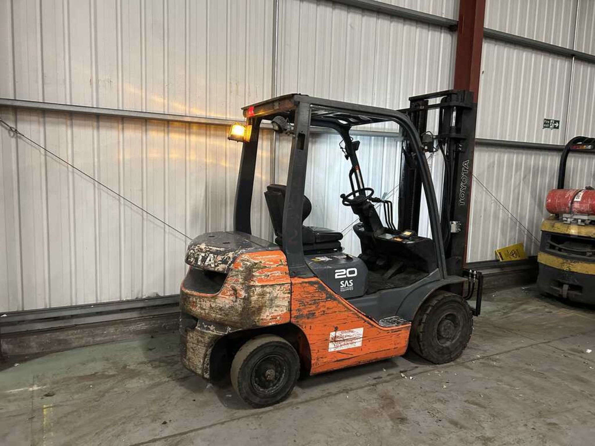 2014 TOYOTA 8FD20 DIESEL FORKLIFT - Image 6 of 6