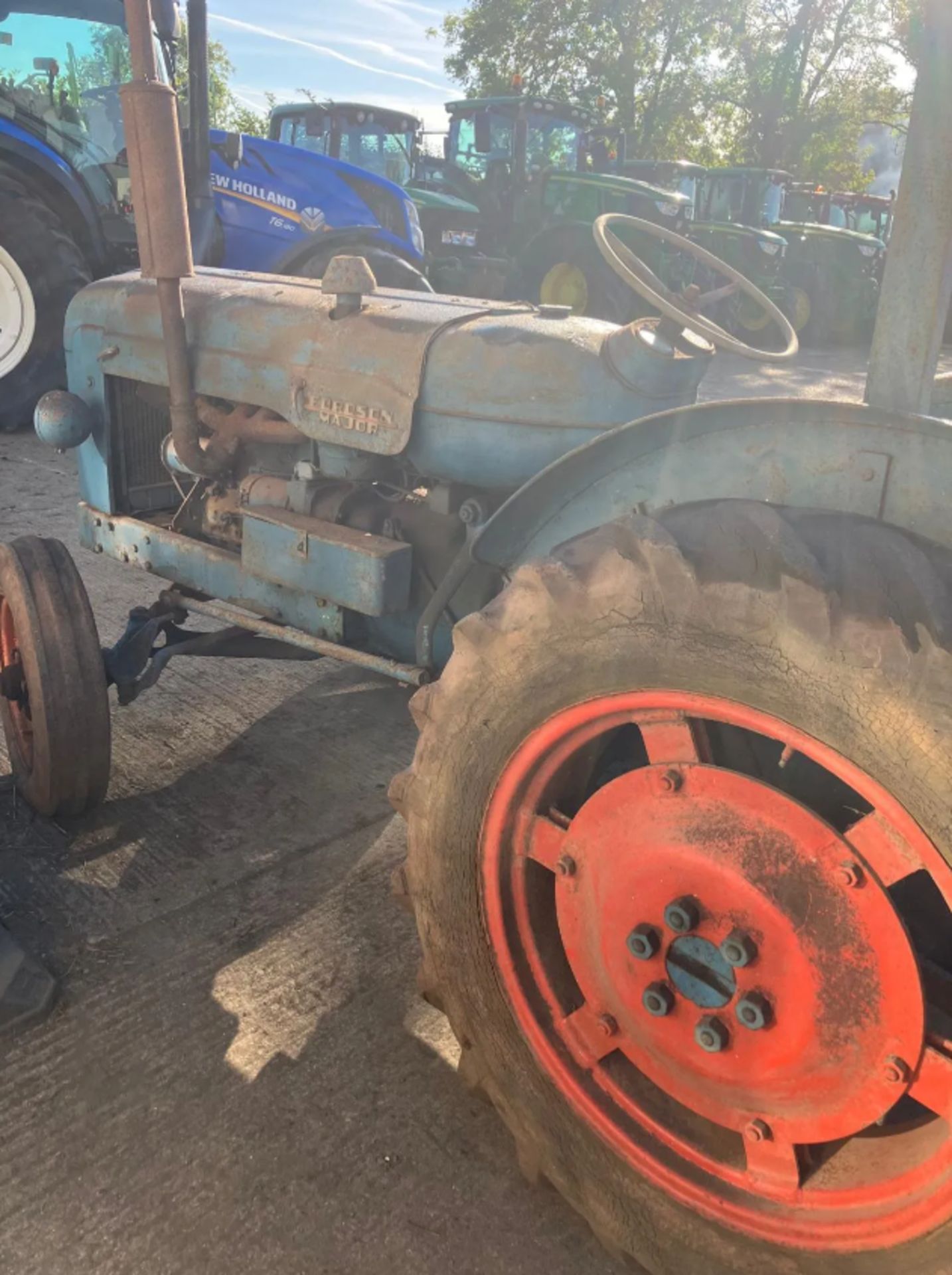 FORDSON MAJOR KFD TRACTOR >>--NO VAT ON HAMMER--<< - Image 17 of 25