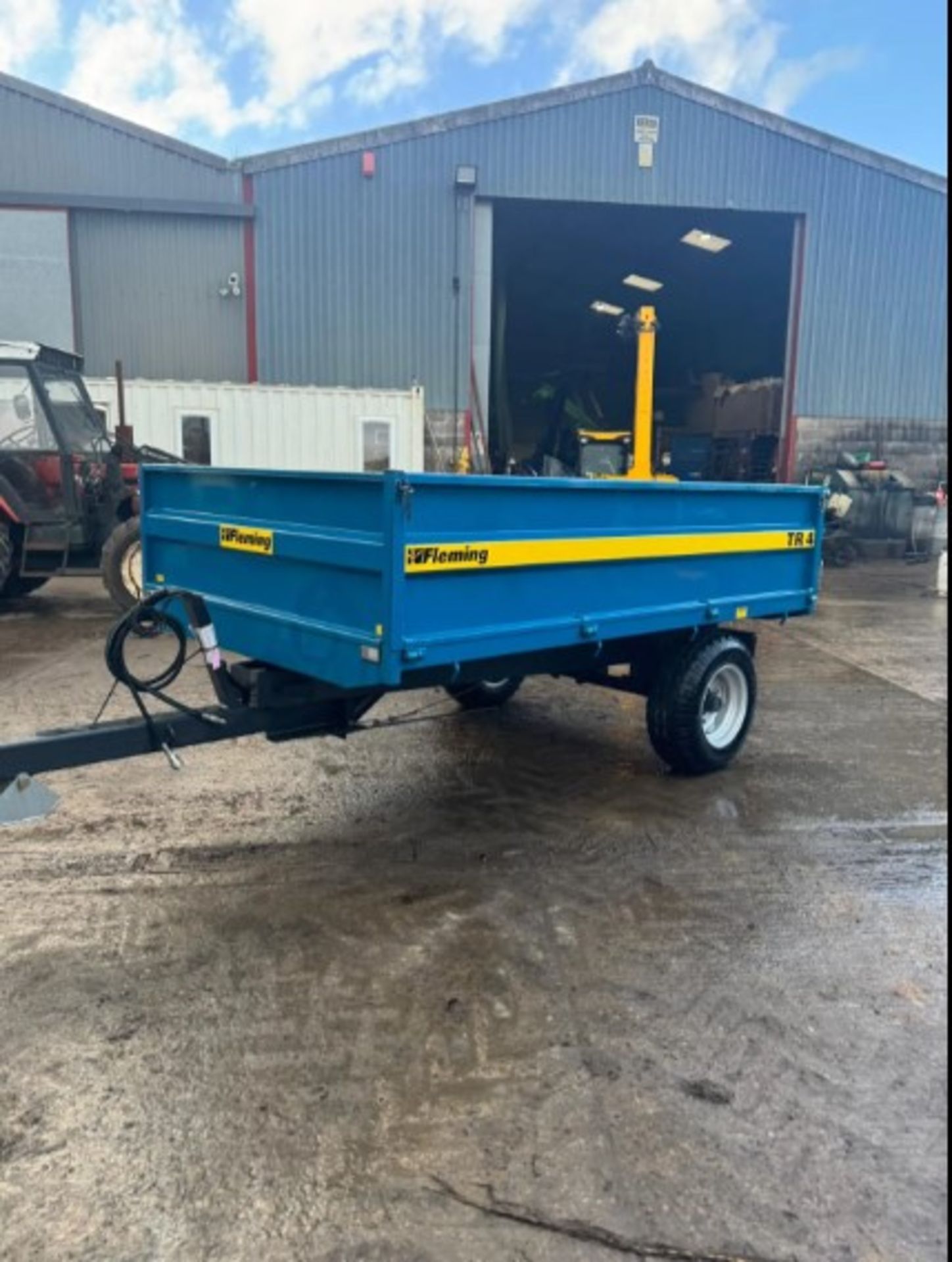 BRAND NEW 2022 FLEMING TR4 TIPPING TRAILER - Image 4 of 6