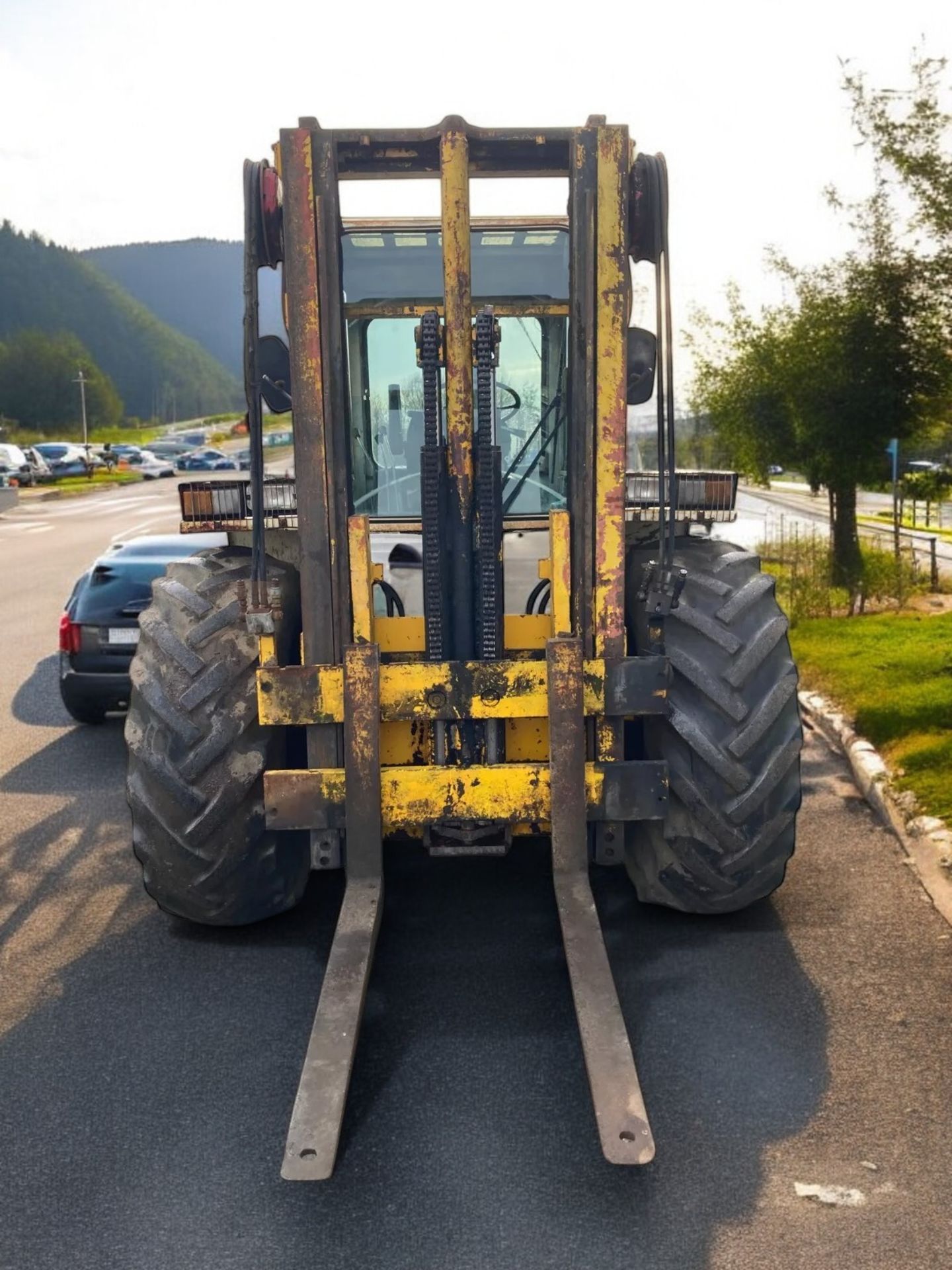 CLIMAX TT2.5 4WD DIESEL FORKLIFT >>--NO VAT ON HAMMER--<< - Image 3 of 12