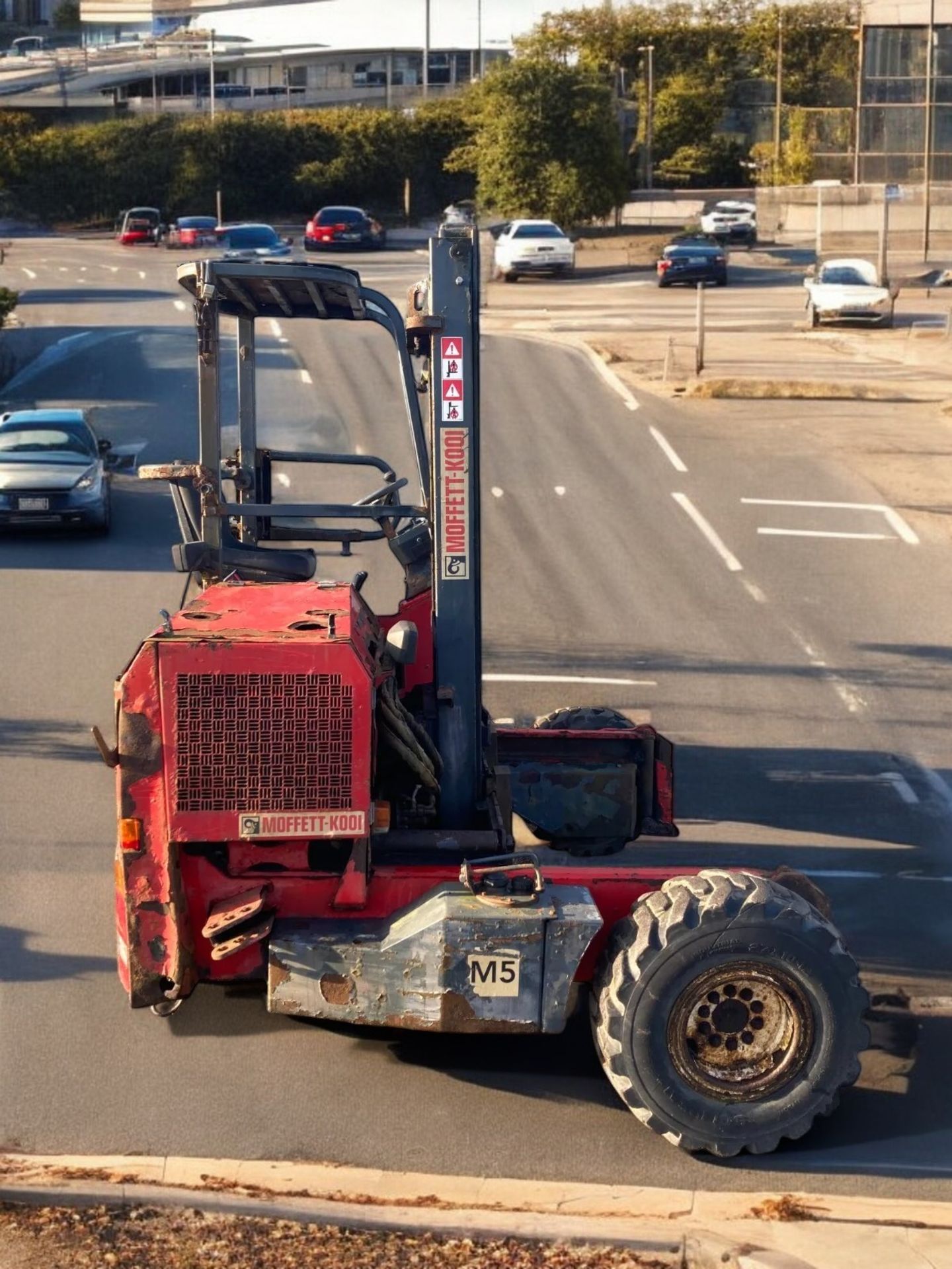 MOFFETT MOUNTY M2003 TRUCK-MOUNTED FORKLIFT - Image 9 of 11
