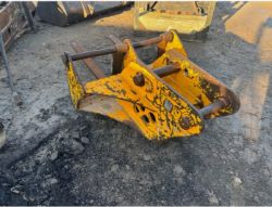 EXCAVATOR PALLET FORKS (80MM PINS, ADJUSTABLE)