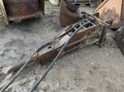 HYDRAULIC BREAKER PECKER ON 80MM PINS