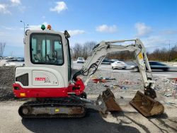 2022 TAKEUCHI TB225 2.5 TONNE EXCAVATOR – 642 HOURS