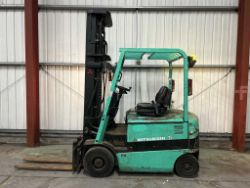 **(INCLUDES CHARGER)** 2006 MITSUBISHI FB25K-PAC 4-WHEEL ELECTRIC FORKLIFT