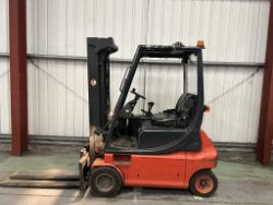 **(INCLUDES CHARGER)** 1997 LINDE E18P ELECTRIC 4-WHEEL FORKLIFT
