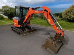 KUBOTA U27-4 MINI EXCAVATOR – 2018 – 2.7T