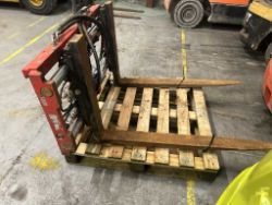 2021 MEYER CLASS 3 FORK POSITIONERS – 3,000 KG CAPACITY