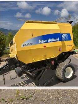 NEW HOLLAND BR7060 ROUND BALER