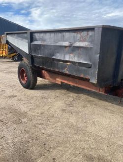 DUMP TRAILER