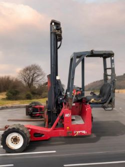 2007 MOFFETT MOUNTY M4 25.4 FORKLIFT WEIGHT: 2,450KG