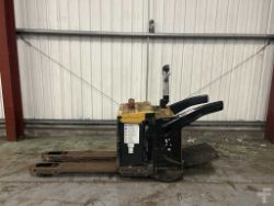 **(INCLUDES CHARGER)** CAT NPV20N2 ELECTRIC PALLET TRUCK (2019)