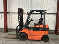 TOYOTA 7FBH20 ELECTRIC 4-WHEEL FORKLIFT **(INCLUDES CHARGER)**