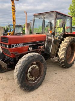 CASE IH 585 TRACTOR