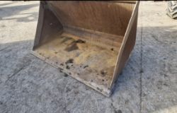 8FT LOADER BUCKET W/ MANITOU BRACKETS